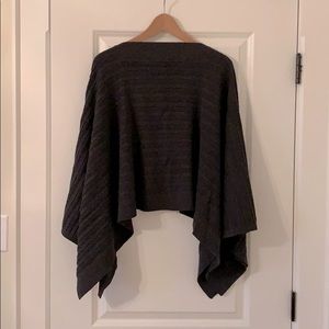 Lululemon poncho. Charcoal grey with ribbing.